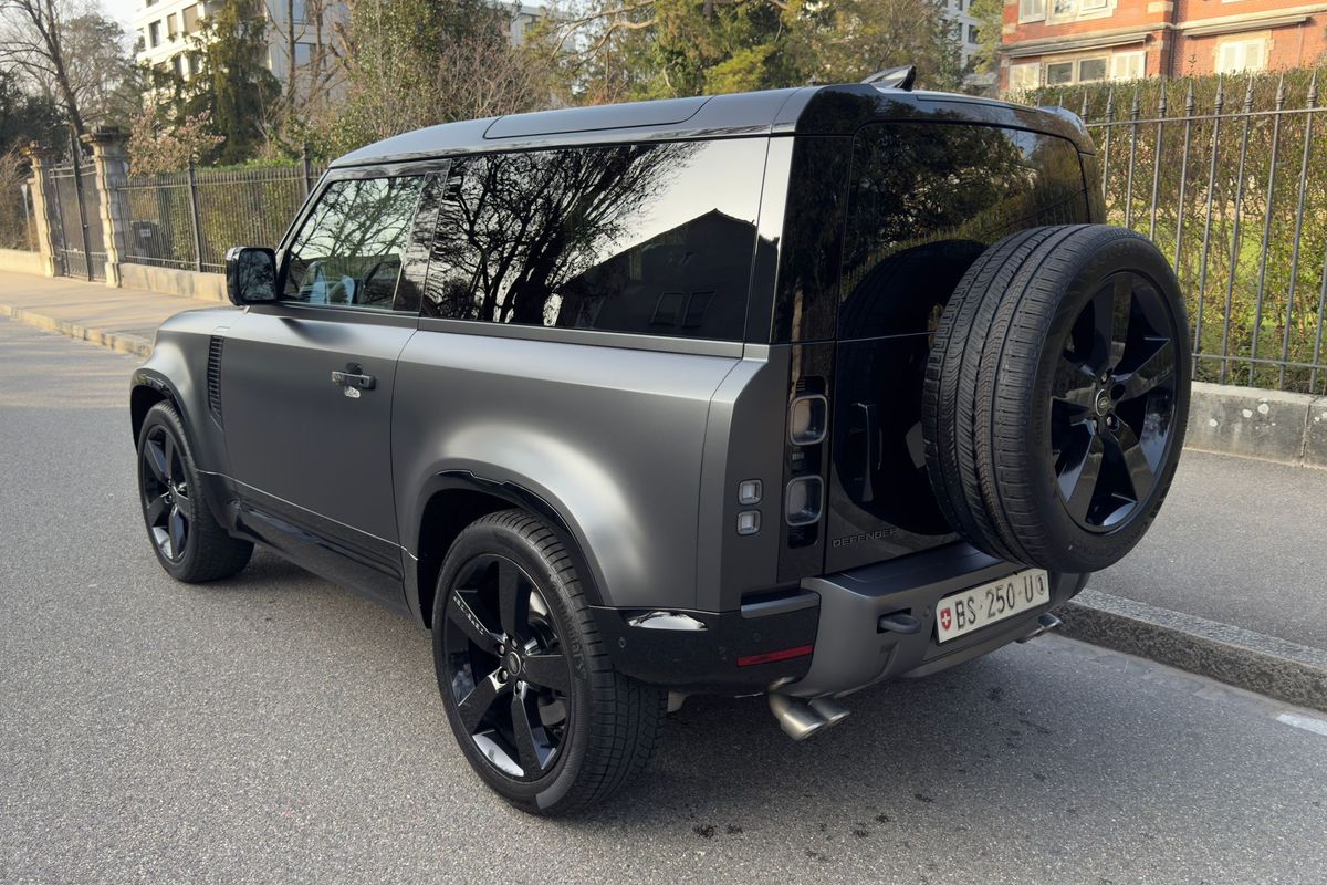 Land Rover Defender 90 V8 5.0 "Carpathian Edition"
