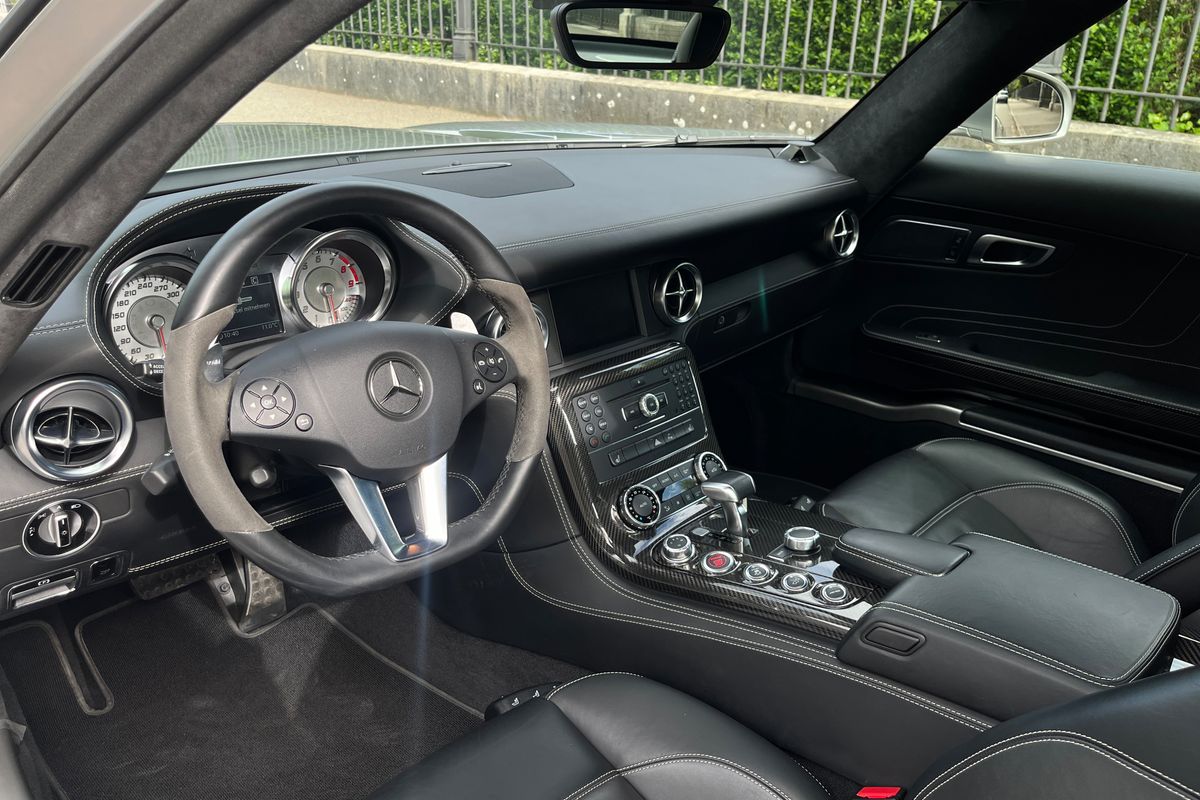 Mercedes-Benz SLS AMG