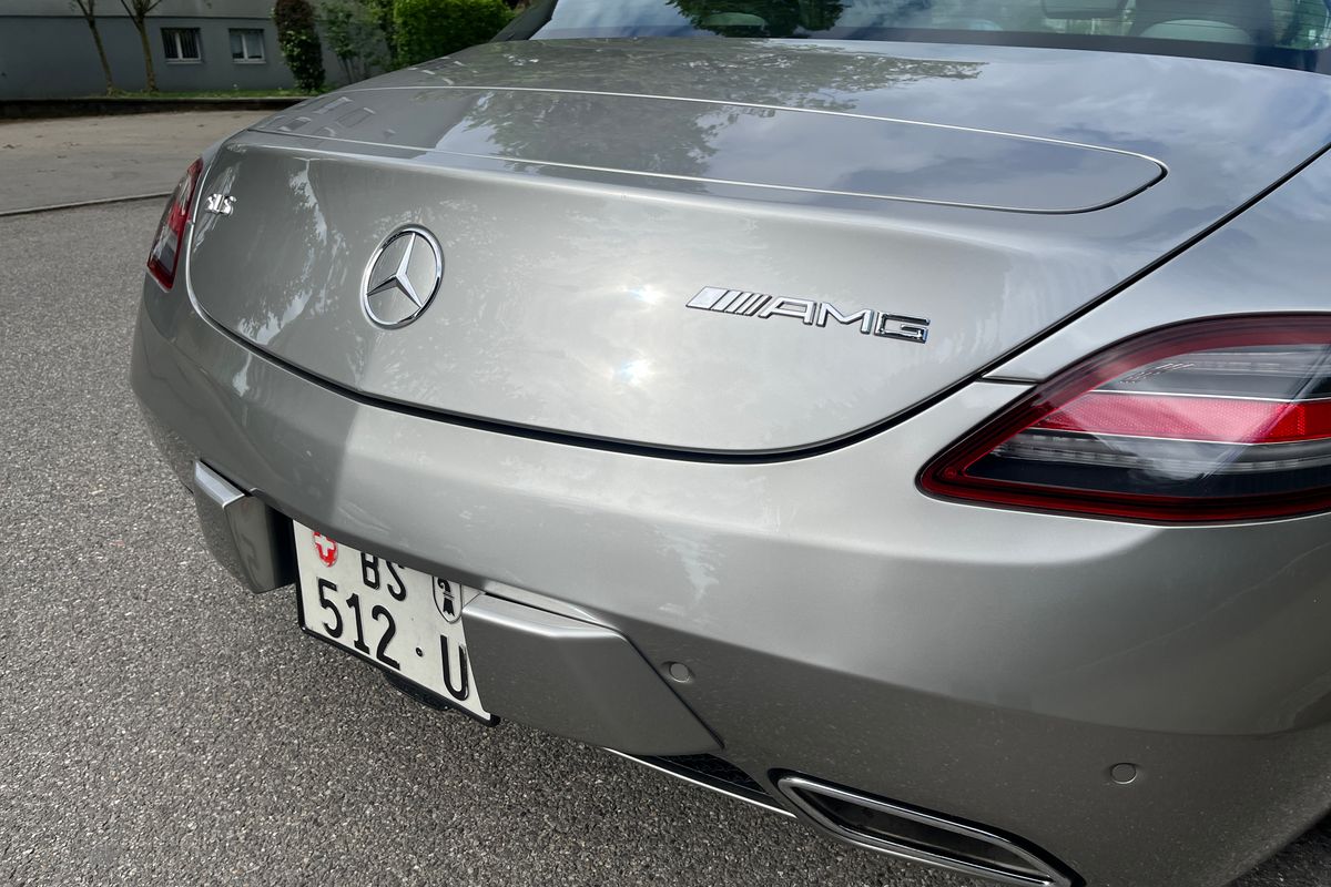 Mercedes-Benz SLS AMG