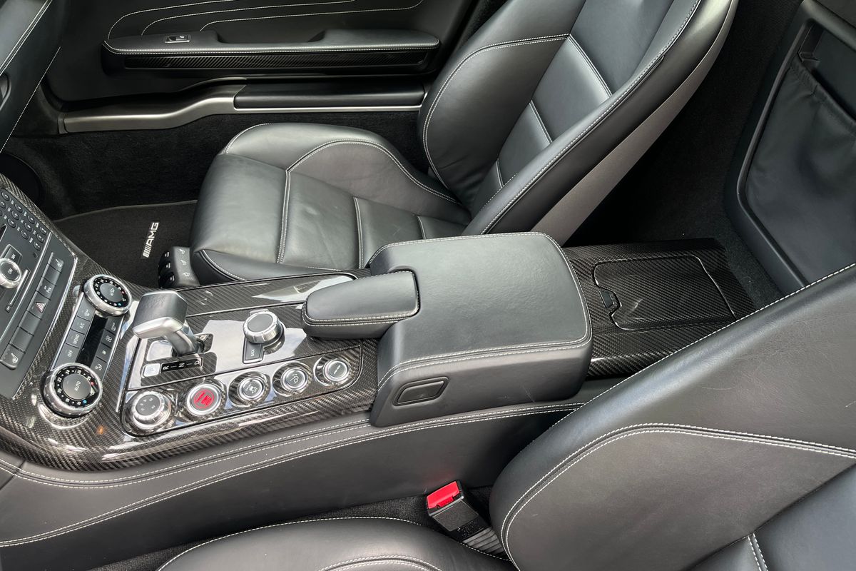 Mercedes-Benz SLS AMG