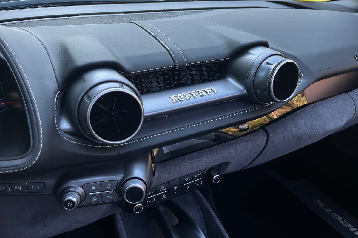 Ferrari 812 GTS