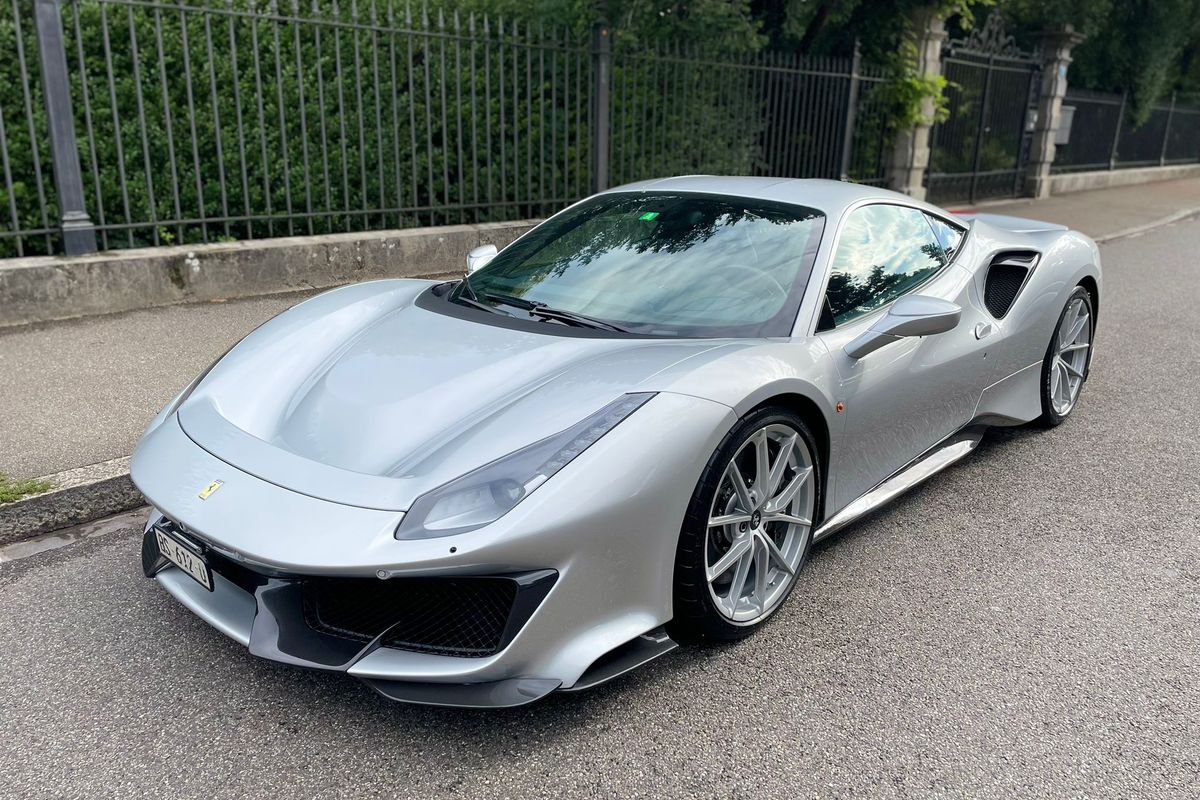 Ferrari 488 Pista