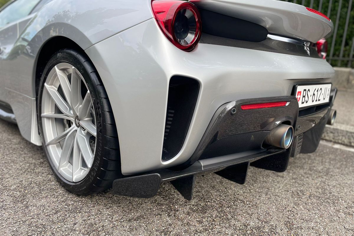 Ferrari 488 Pista