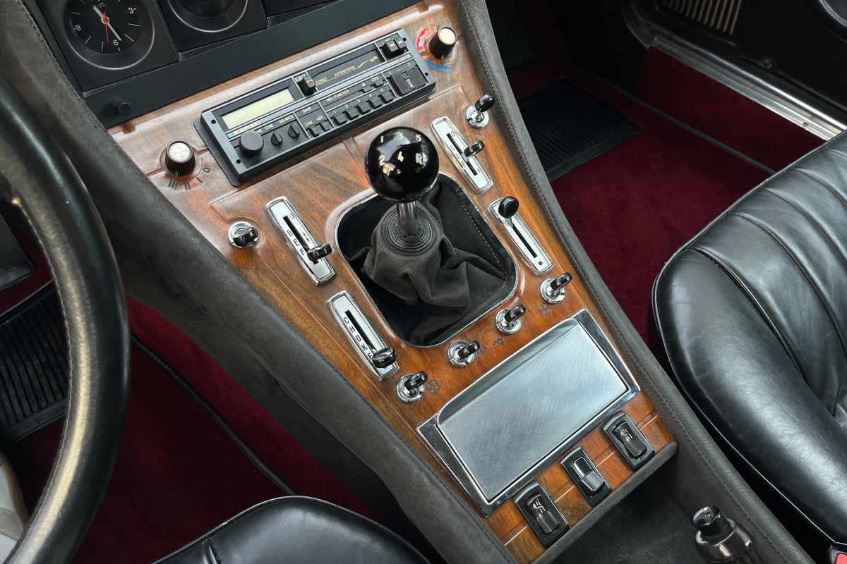 Ferrari 365 GT4 2+2