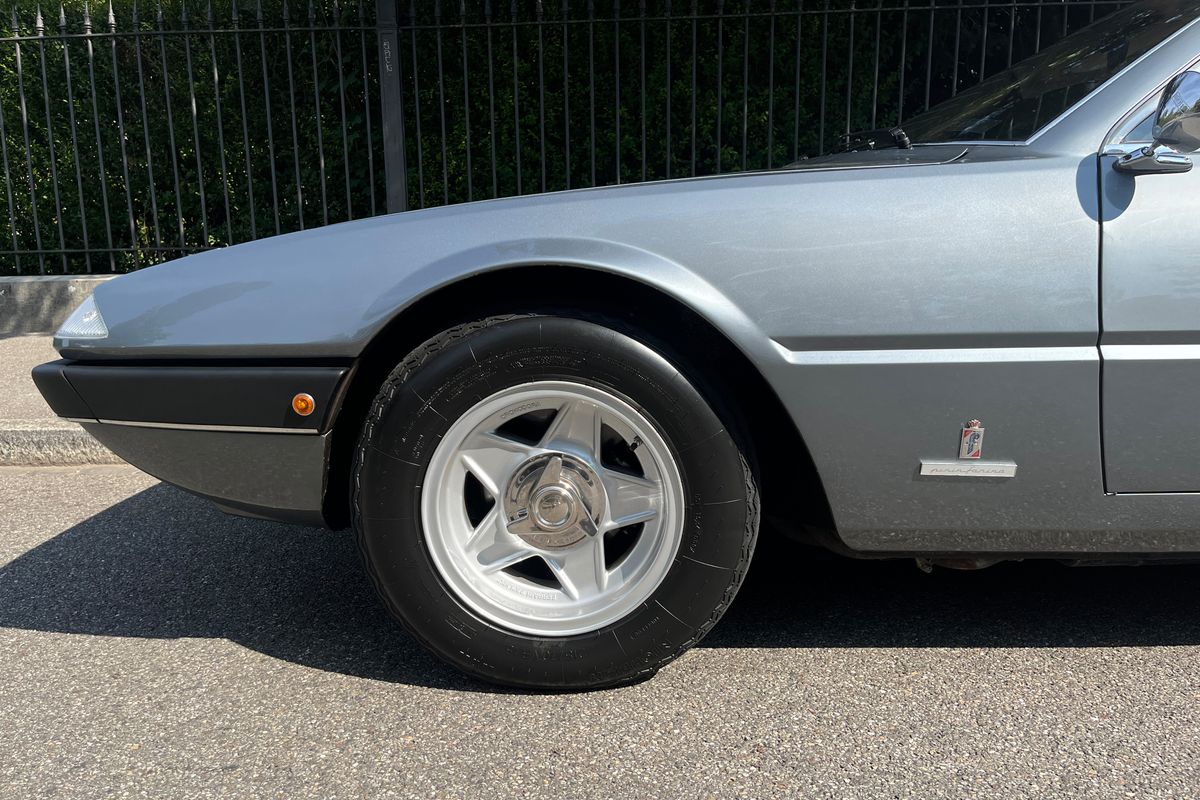 Ferrari 365 GT4 2+2
