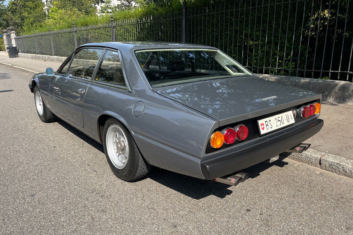 Ferrari 365 GT4 2+2
