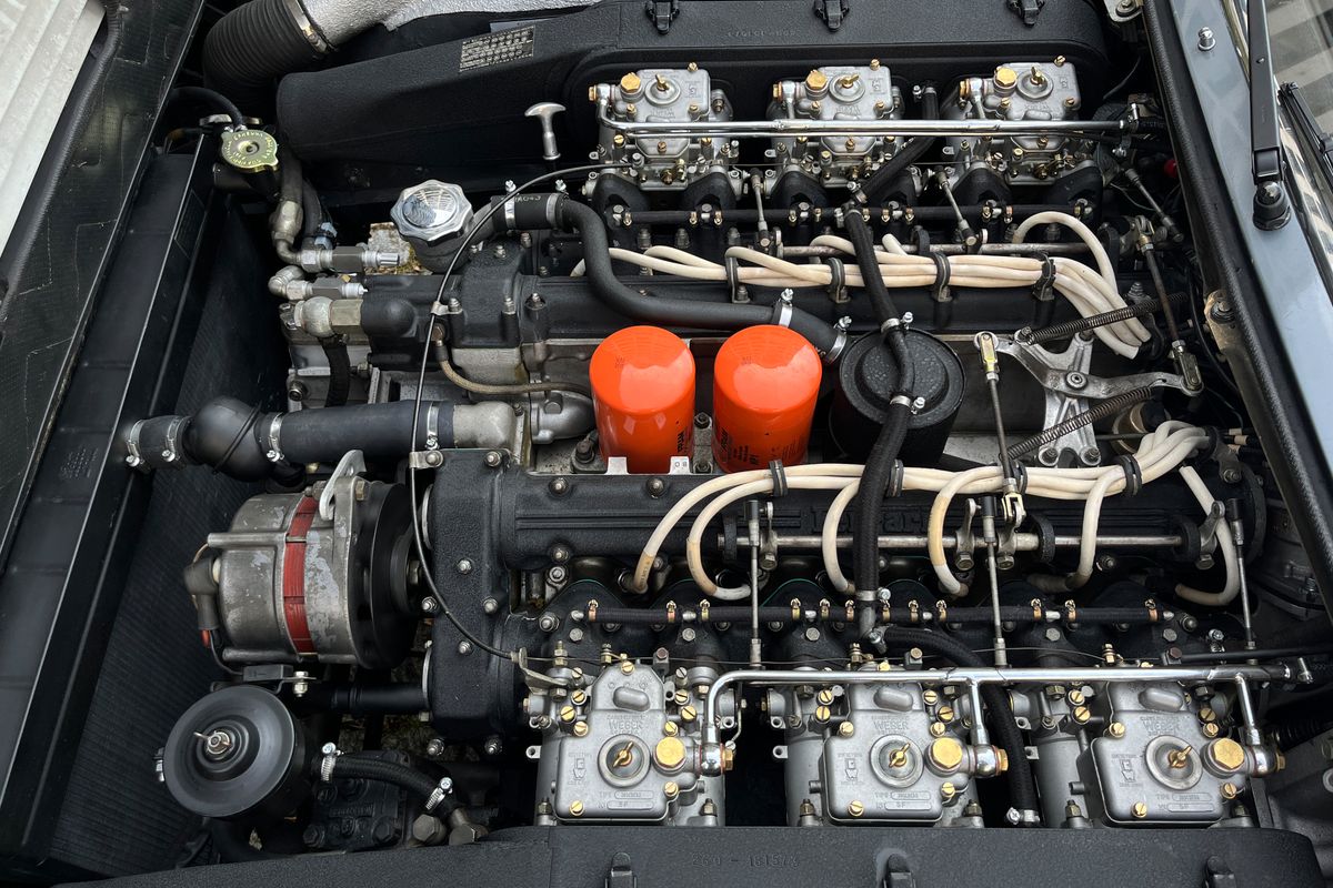 Ferrari 365 GT4 2+2