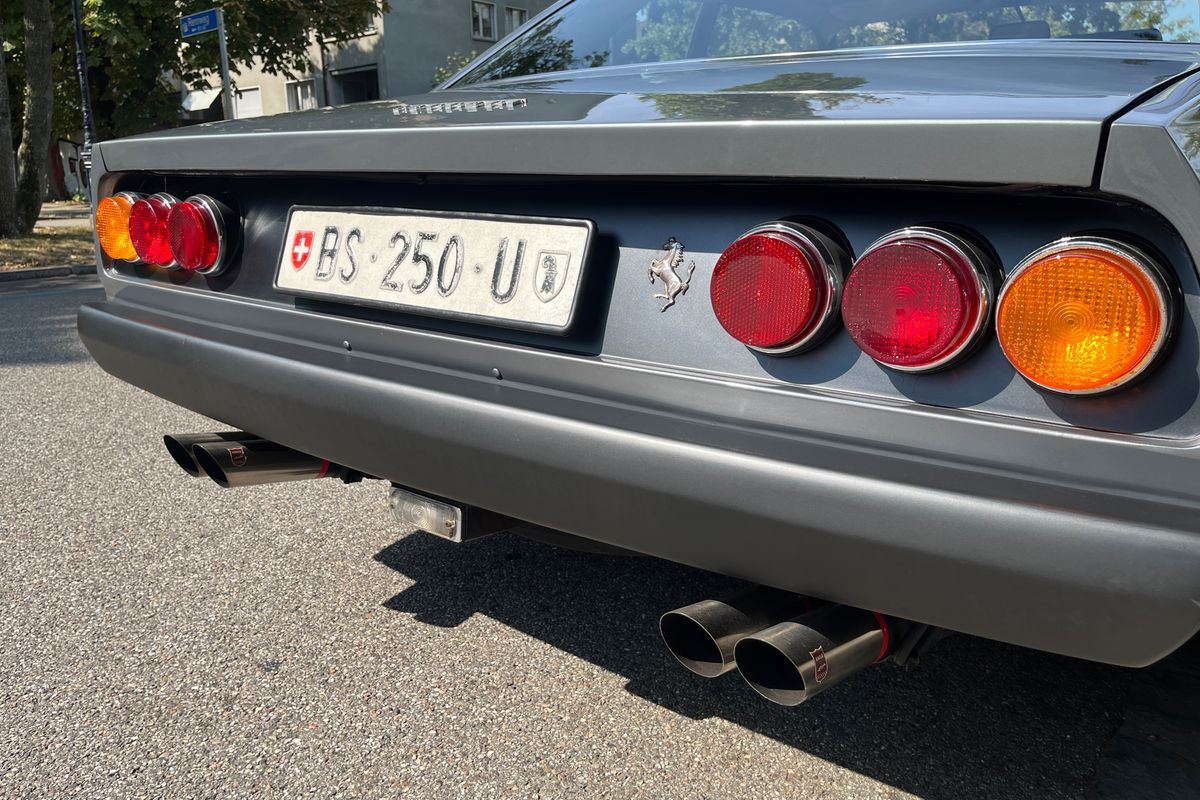 Ferrari 365 GT4 2+2