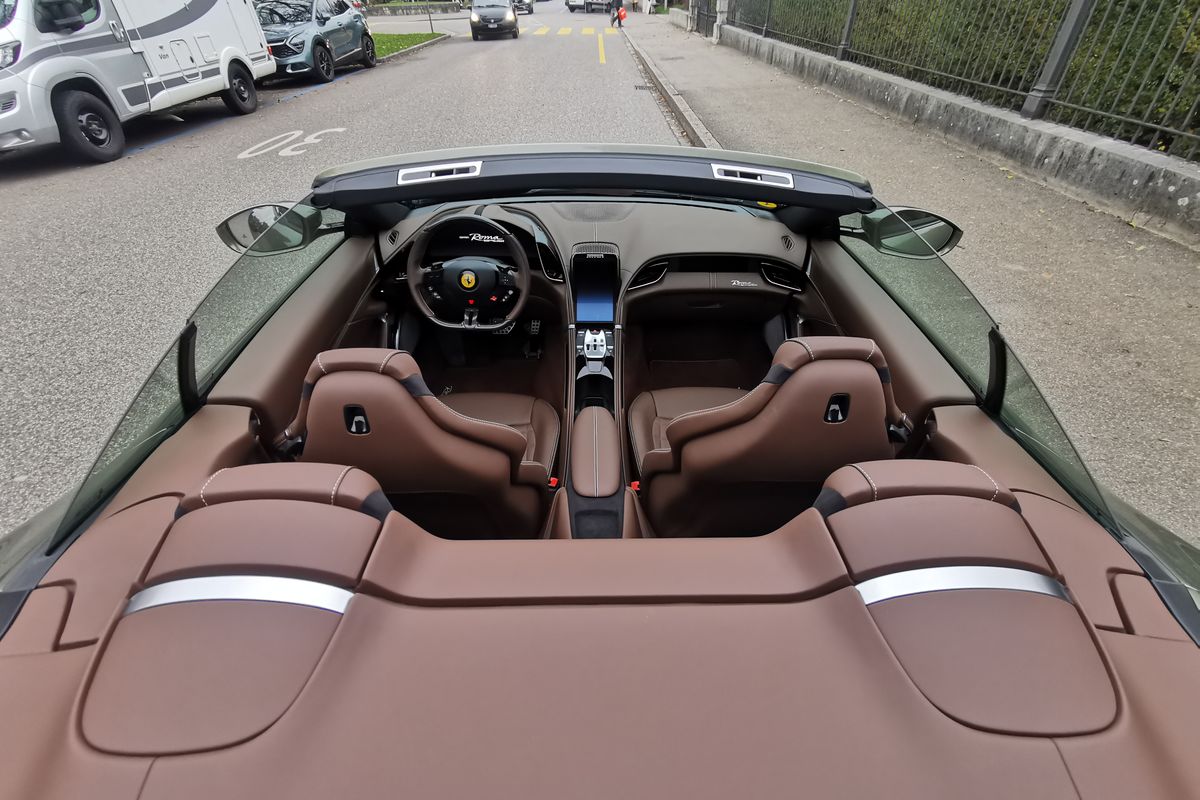 Ferrari Roma Spider