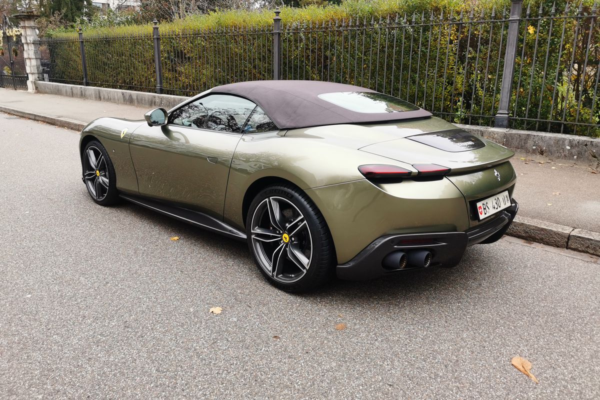 Ferrari Roma Spider