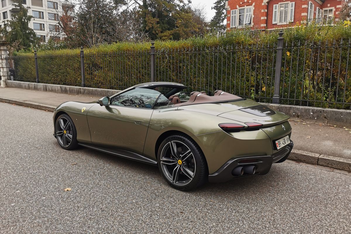 Ferrari Roma Spider