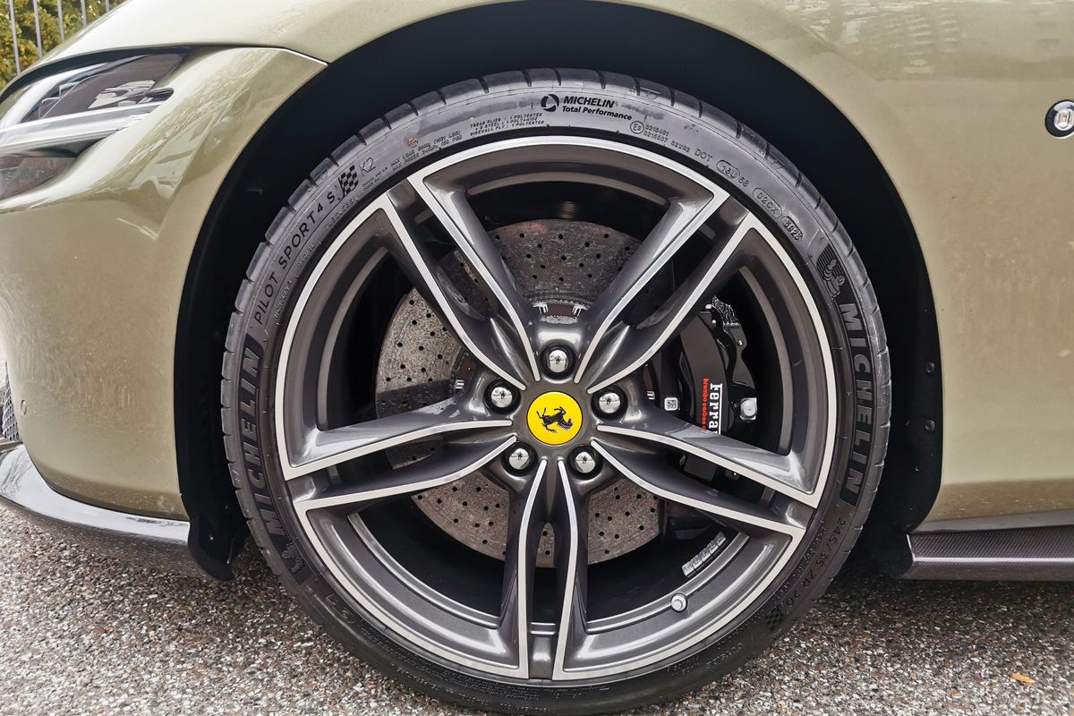 Ferrari Roma Spider