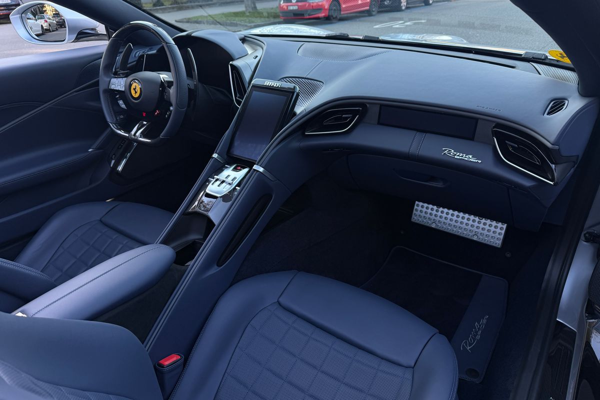 Ferrari Roma Spider