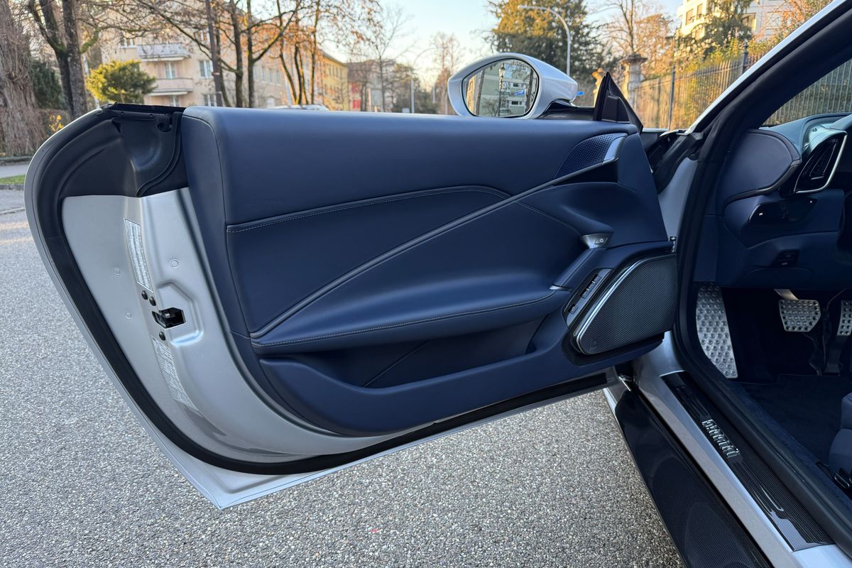 Ferrari Roma Spider