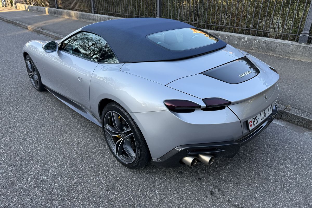 Ferrari Roma Spider