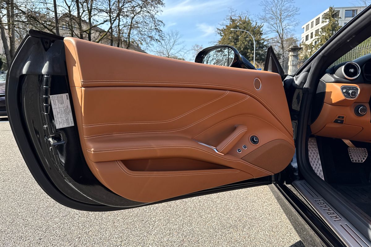 Ferrari California T