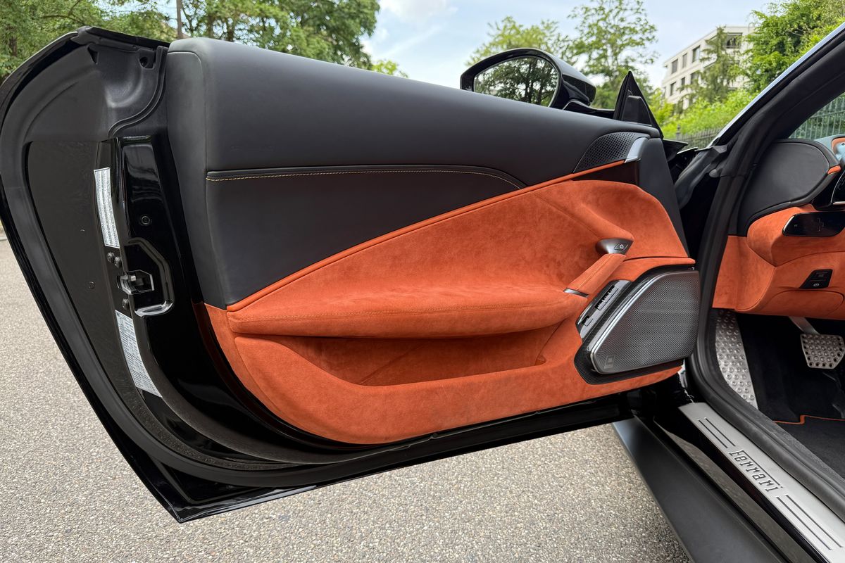 Ferrari Roma Spider