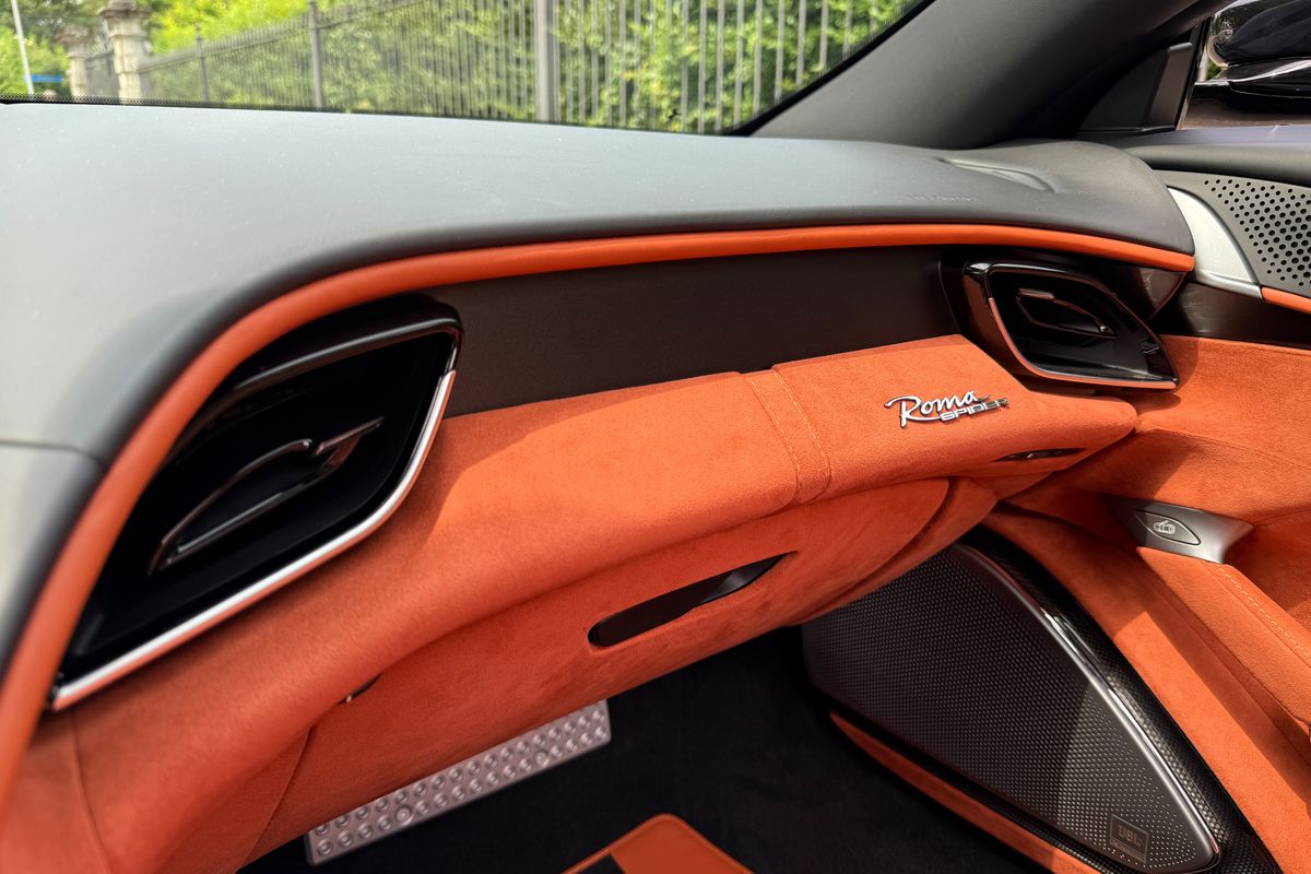 Ferrari Roma Spider