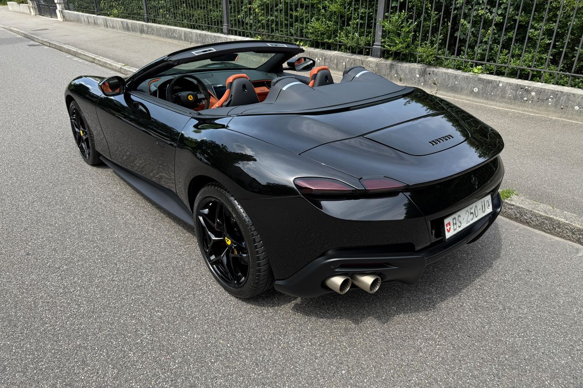 Ferrari Roma Spider