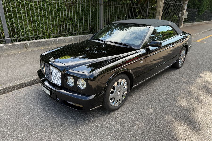 /en/stock/previously-sold/details/bentley-azure/589