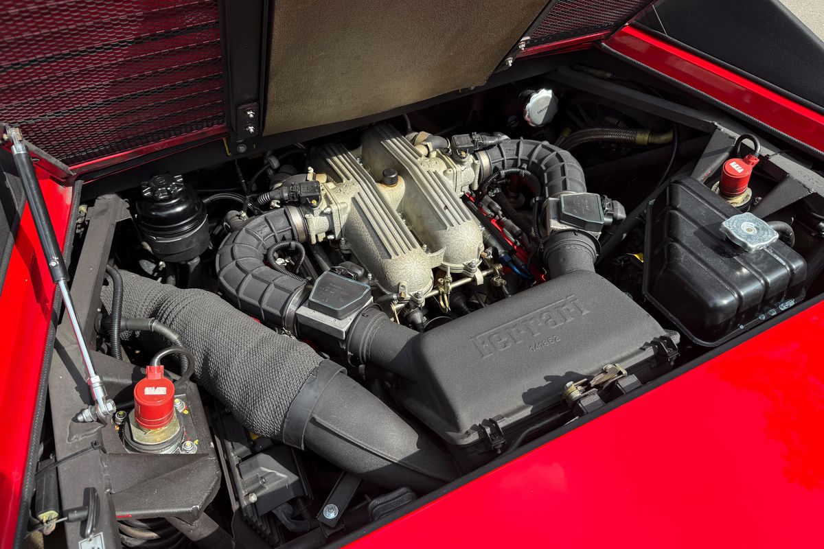 Ferrari Mondial T Cabriolet