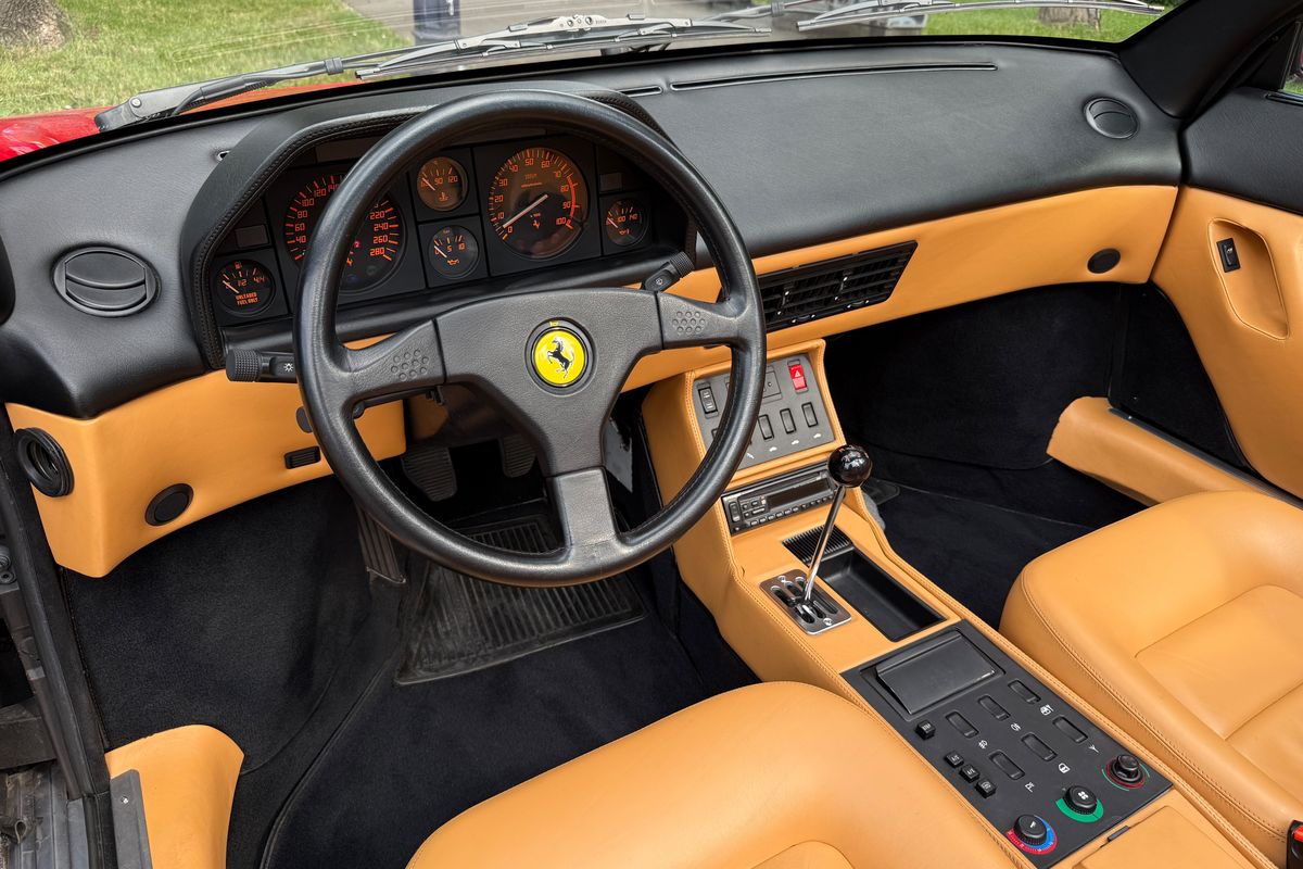 Ferrari Mondial T Cabriolet