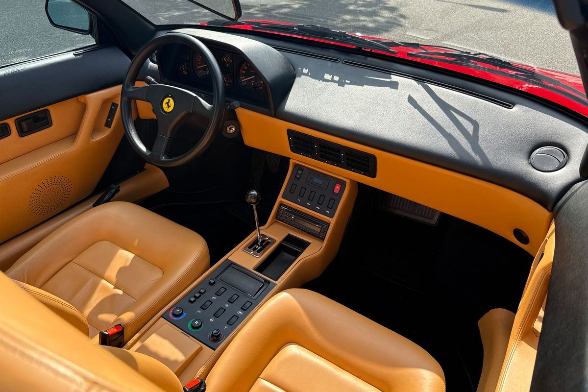 Ferrari Mondial T Cabriolet