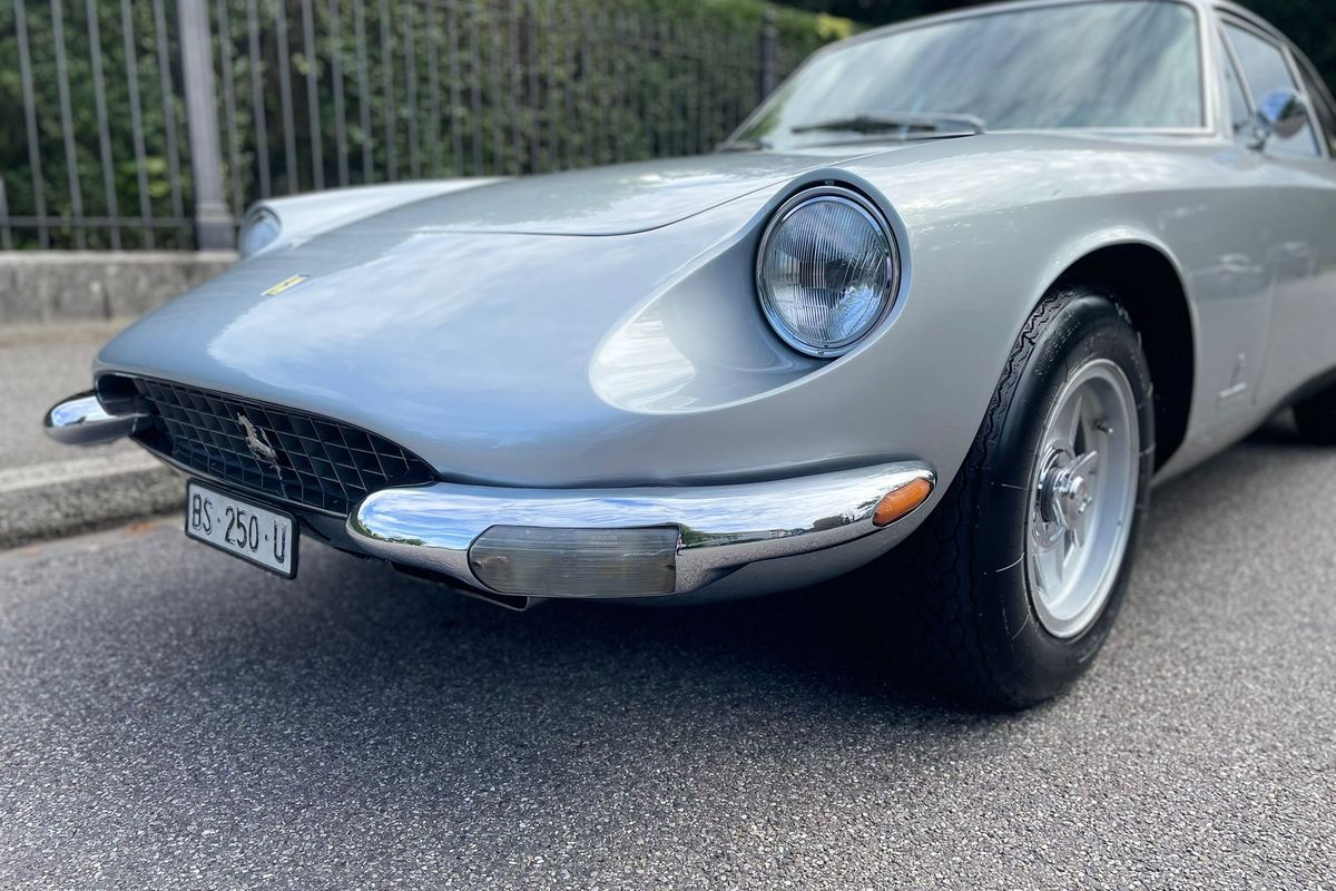 Ferrari 365 GT 2+2