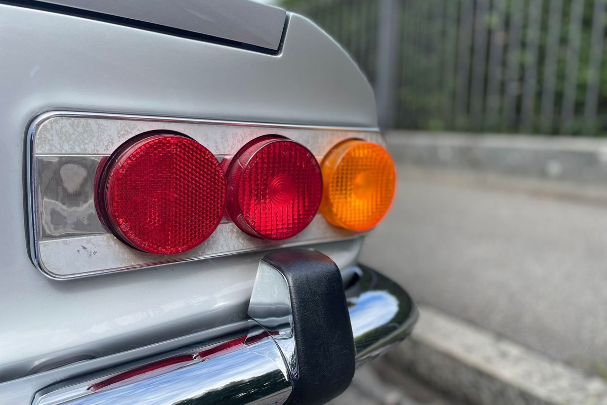 Ferrari 365 GT 2+2