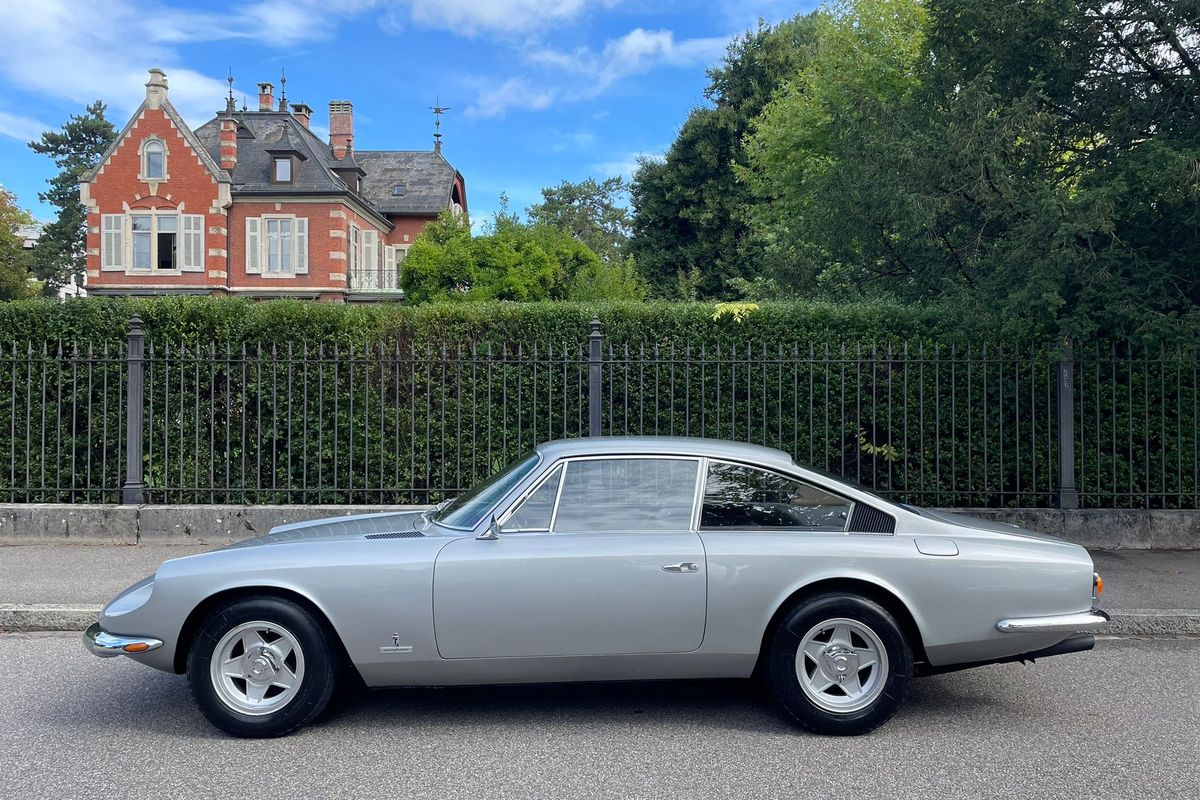 Ferrari 365 GT 2+2