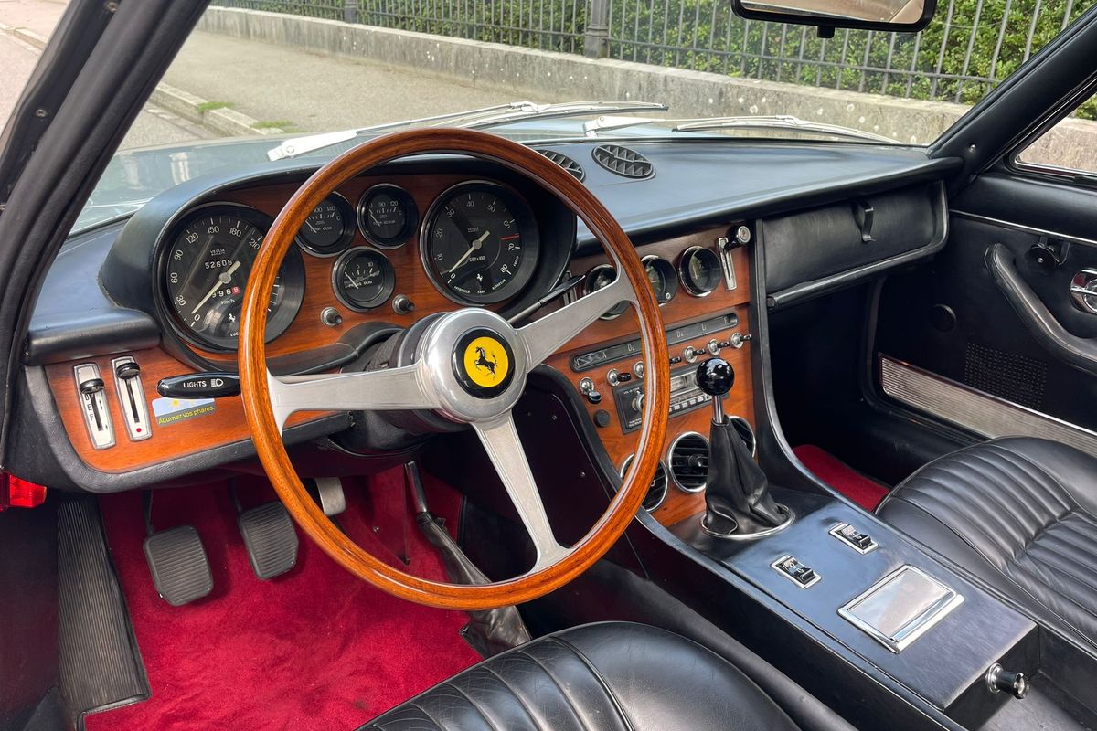 Ferrari 365 GT 2+2