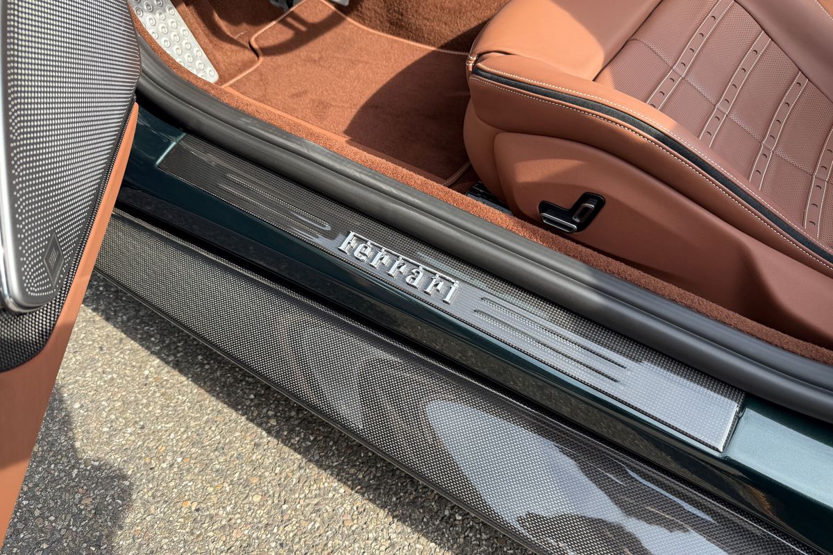 Ferrari Roma Spider