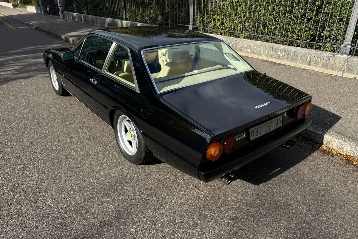 Ferrari 400i