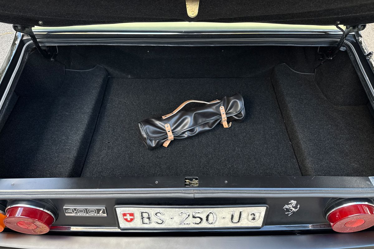 Ferrari 400i