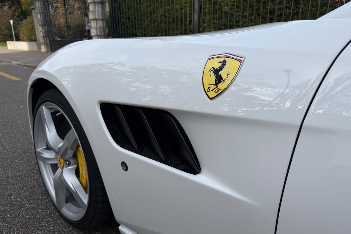 Ferrari GTC4 Lusso T