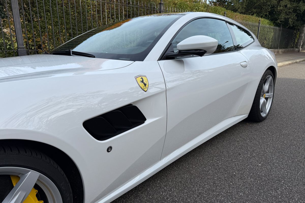 Ferrari GTC4 Lusso T