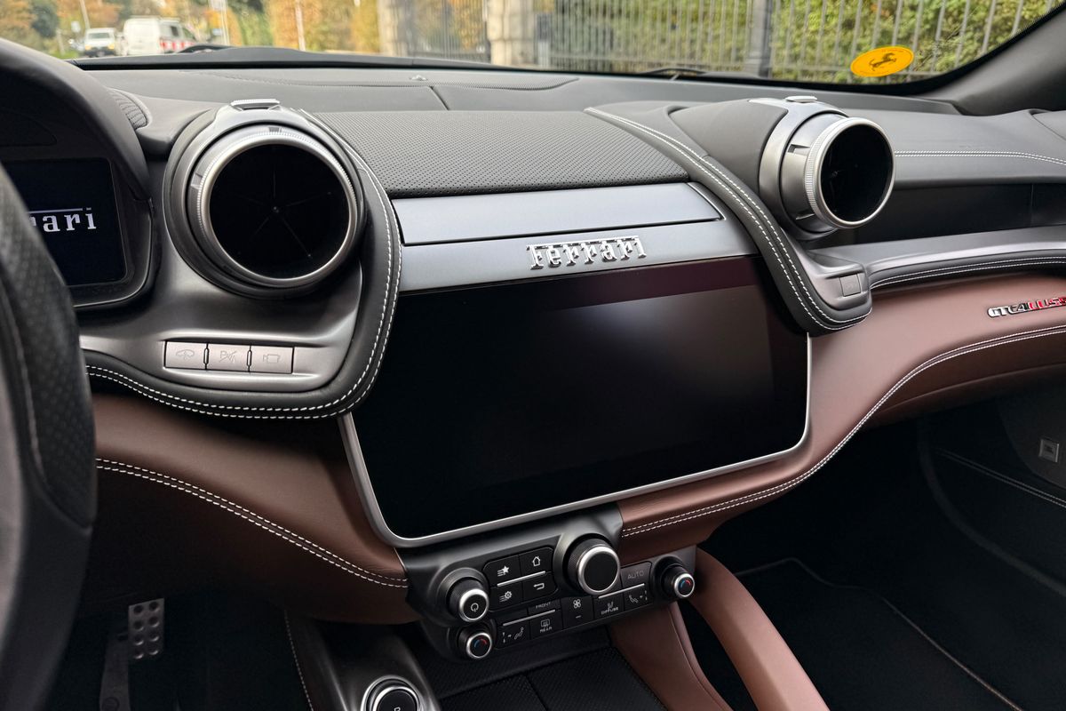 Ferrari GTC4 Lusso T