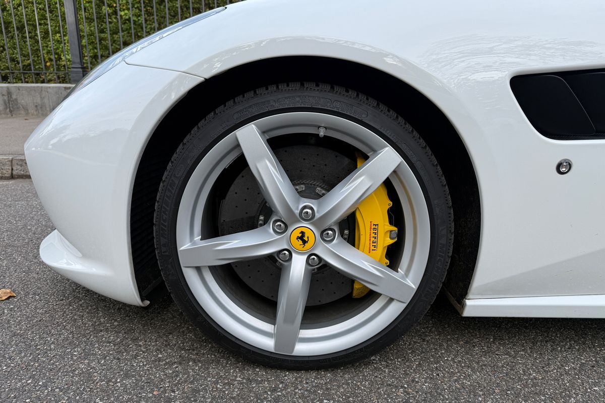 Ferrari GTC4 Lusso T