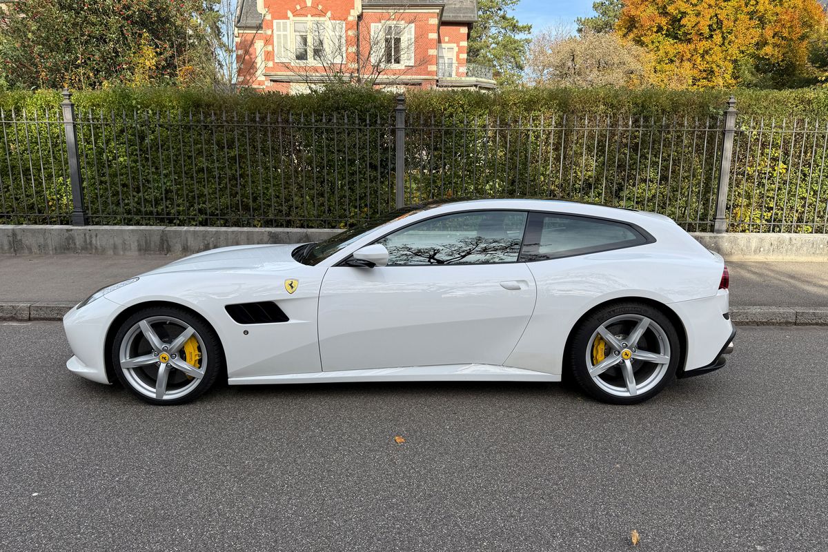 Ferrari GTC4 Lusso T