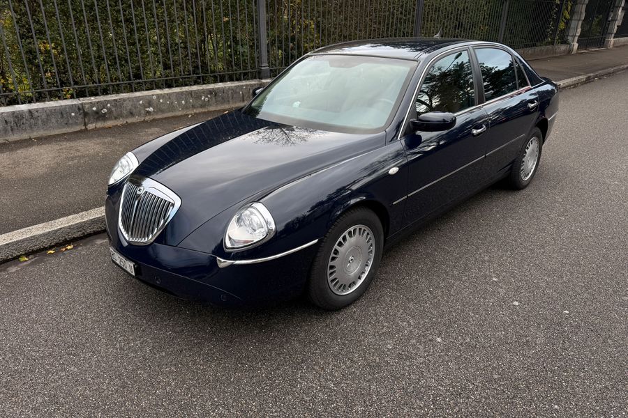 /en/stock/previously-sold/details/lancia-thesis-3.2-v6/630