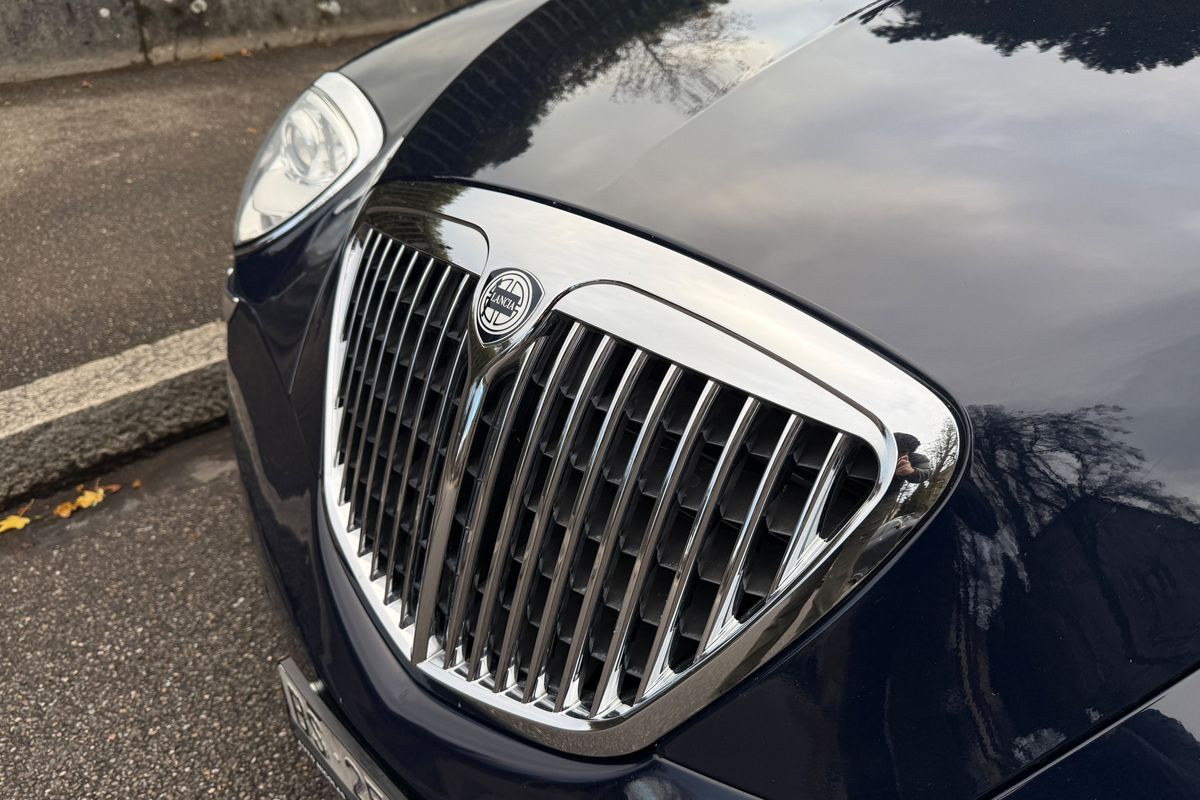 Lancia Thesis 3.2 V6