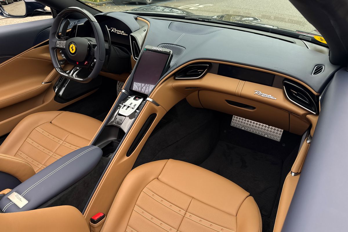Ferrari Roma Spider