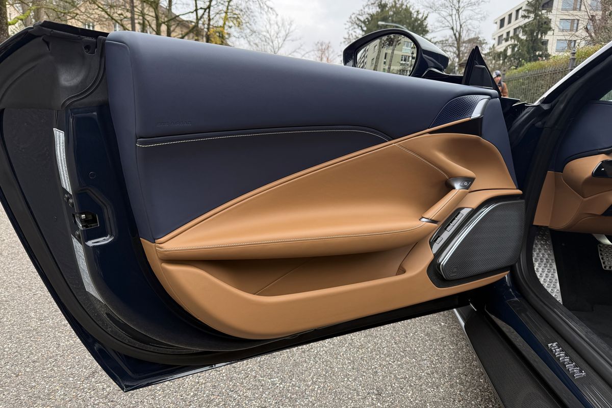 Ferrari Roma Spider