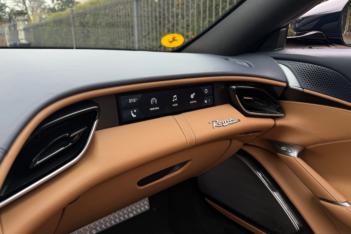 Ferrari Roma Spider