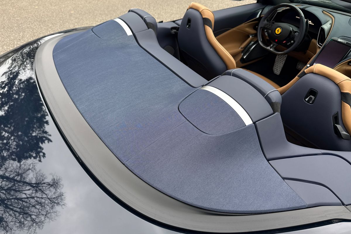 Ferrari Roma Spider