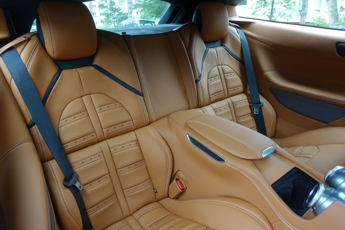 Ferrari GTC4 Lusso T