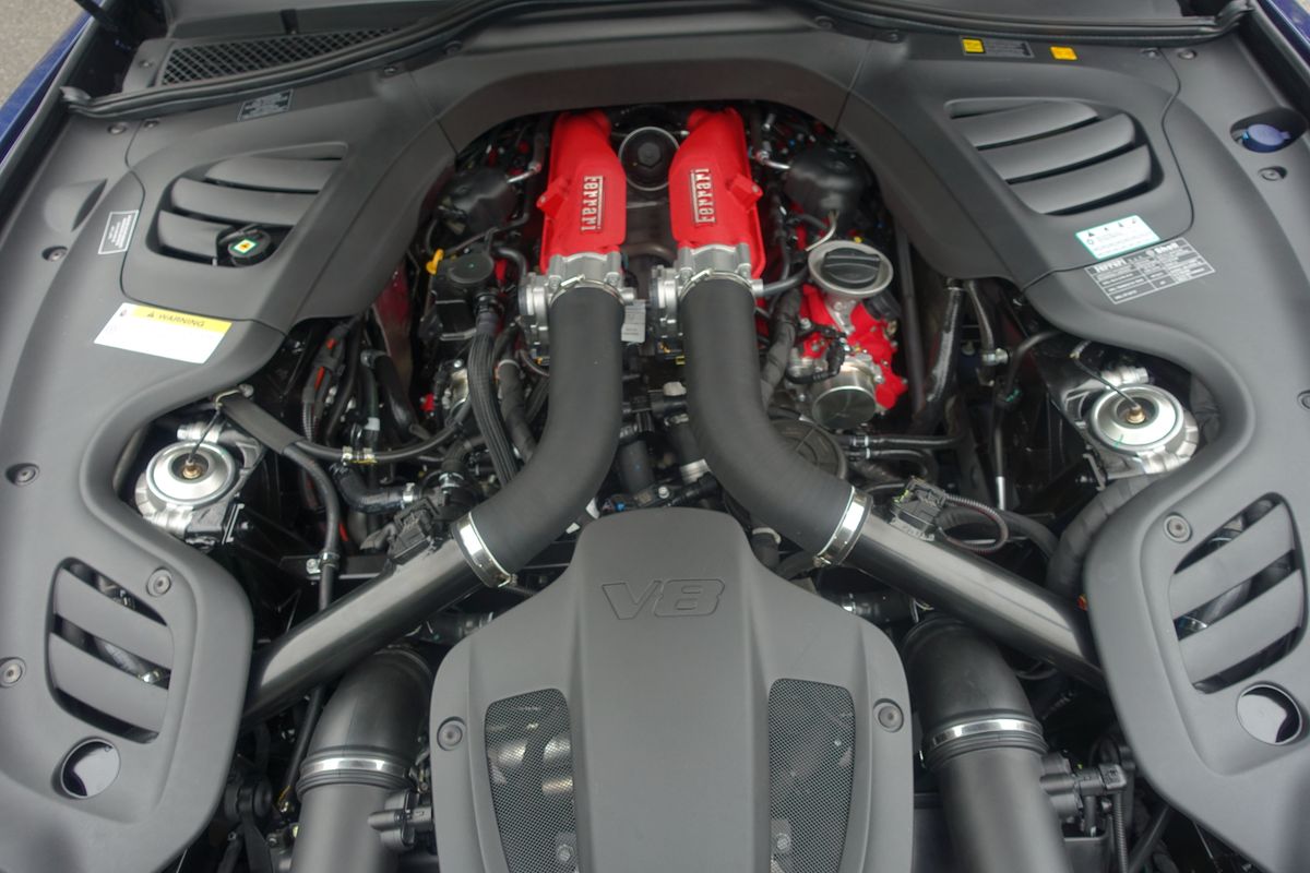 Ferrari GTC4 Lusso T