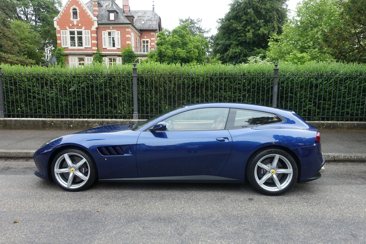 Ferrari GTC4 Lusso T
