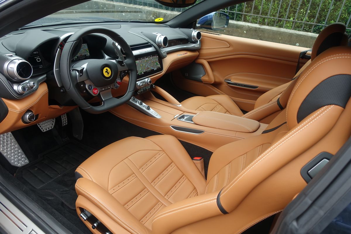 Ferrari GTC4 Lusso T