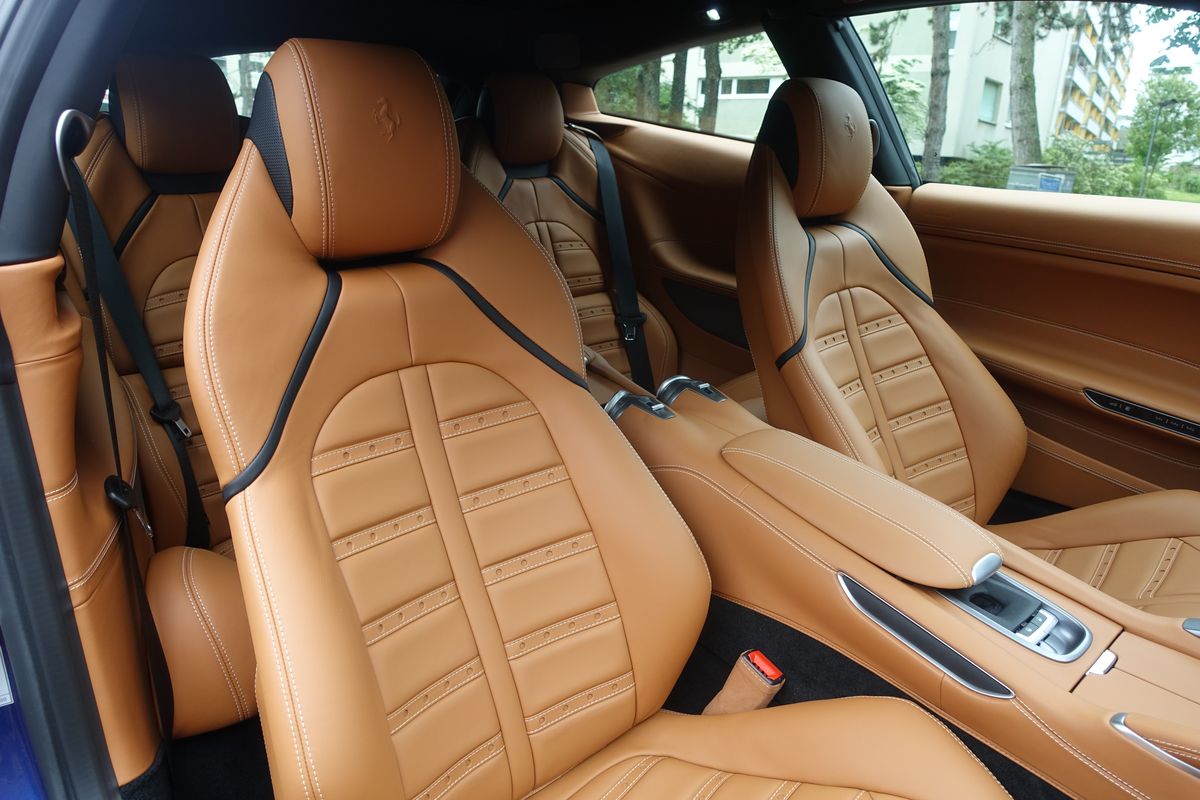 Ferrari GTC4 Lusso T